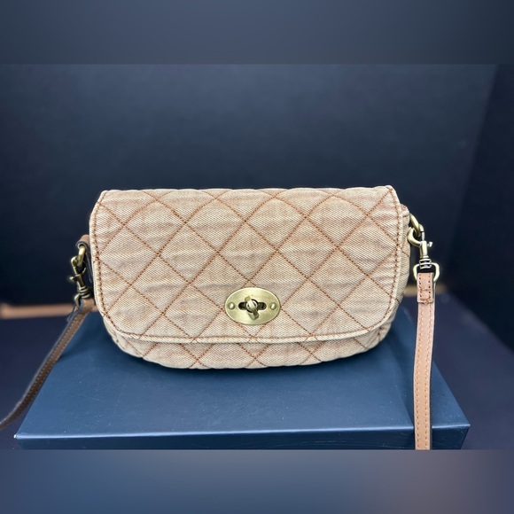 Patricia Nash Bonny Crossbody - Quilted
Stonewashed Denim - Picture 2 of 12